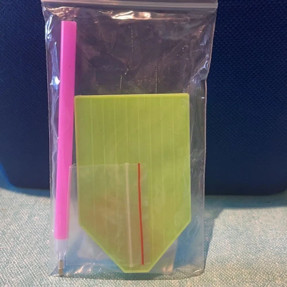 Diamond Painting Tool Kit! - Picture 3 of 4
